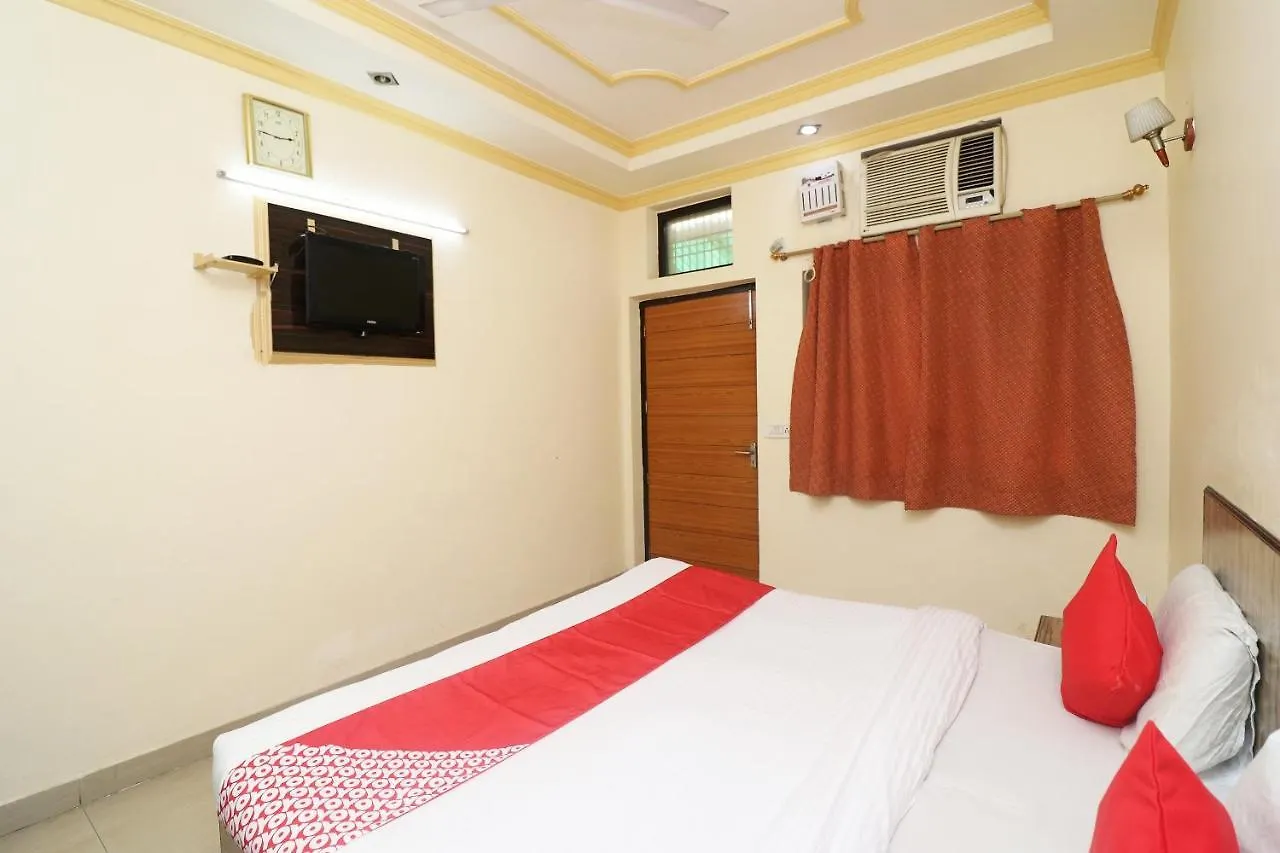 Oyo 24951 Vaibhav Palace Agra  Hotel