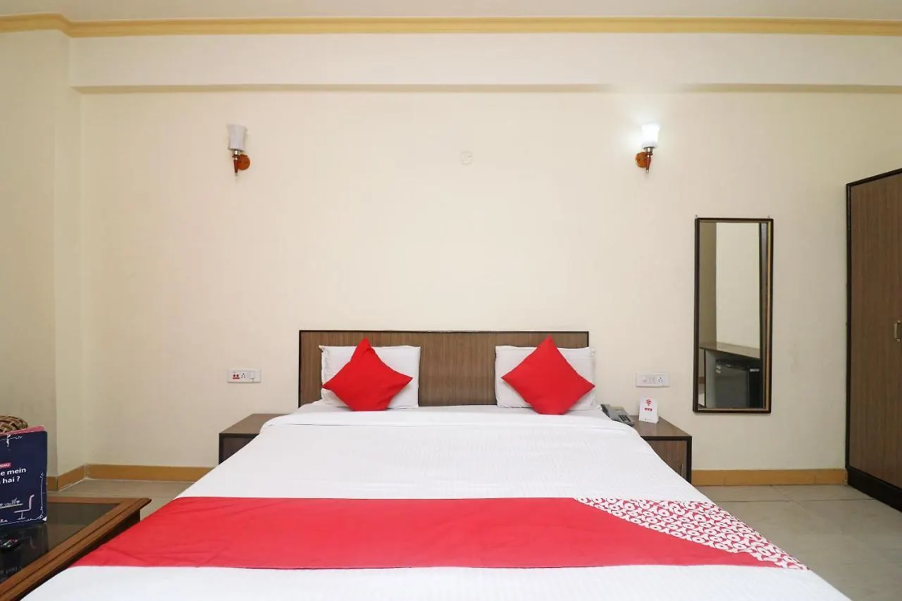 Oyo 24951 Vaibhav Palace Agra