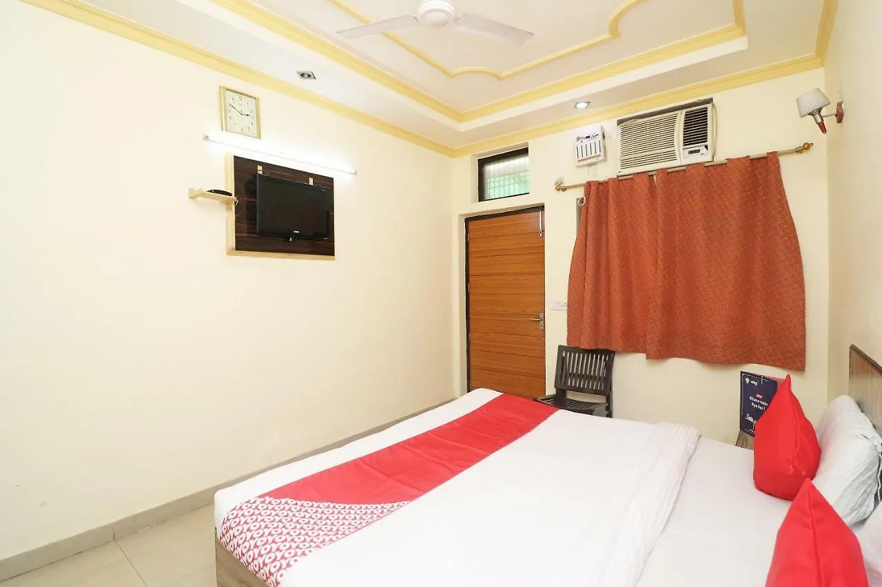 Hotel Oyo 24951 Vaibhav Palace Agra