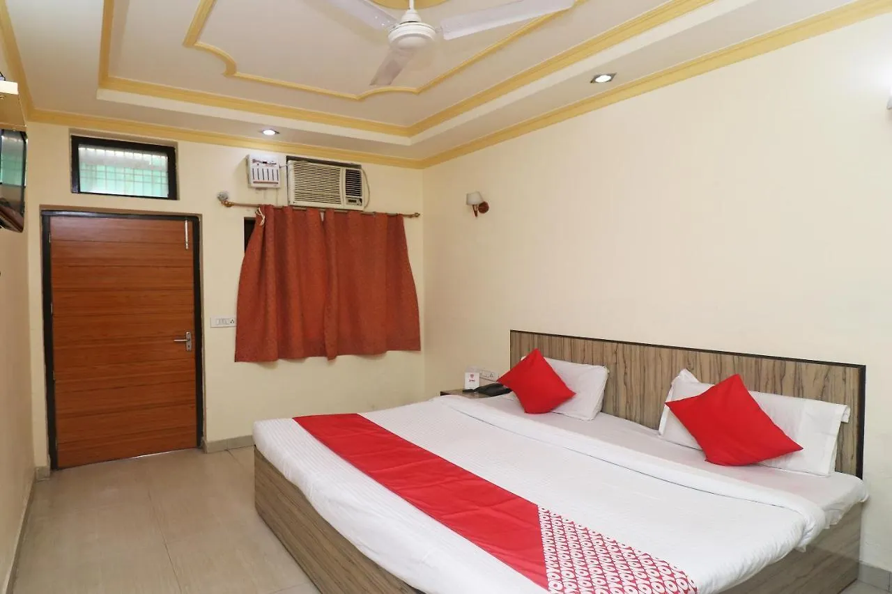 Oyo 24951 Vaibhav Palace Agra  Agra (Uttar Pradesh)
