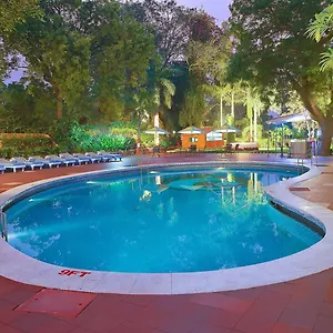 Clarks Shiraz Hotel